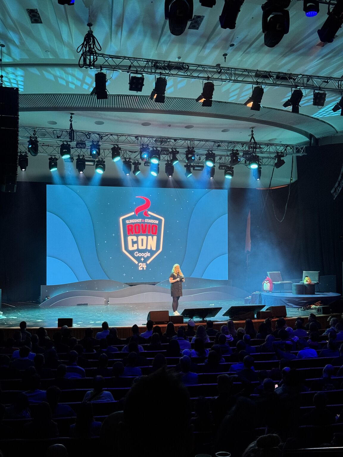 Post related media content