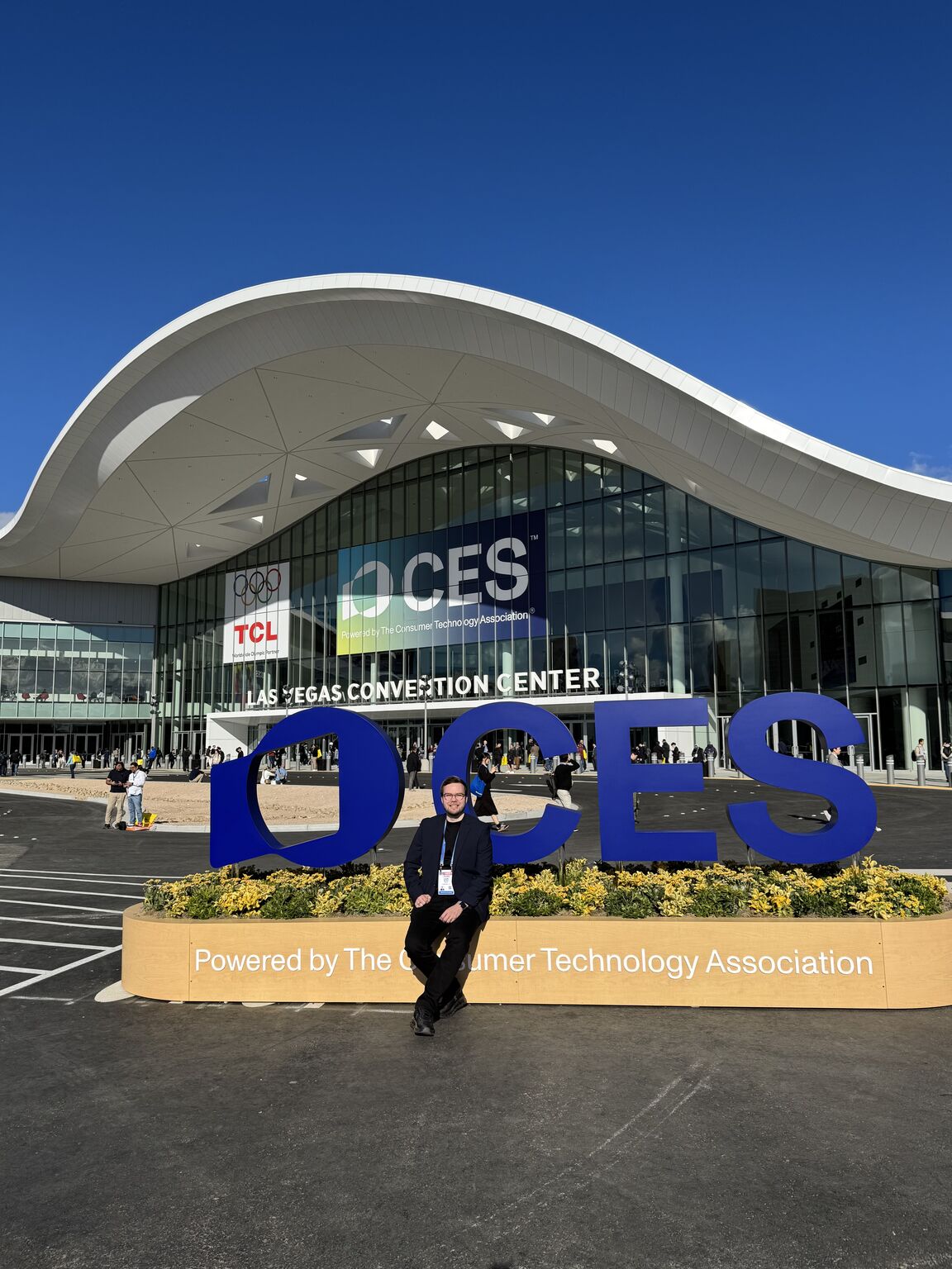 Post related media content