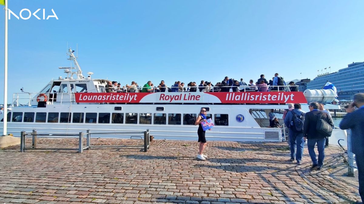 Post related media content