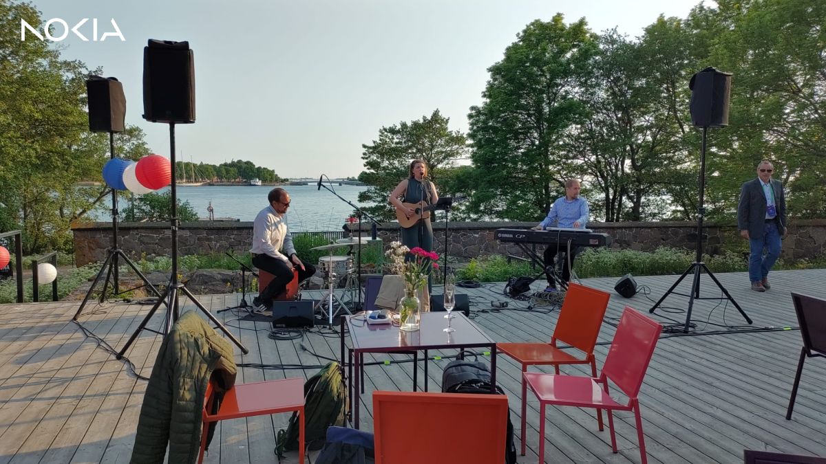 Post related media content