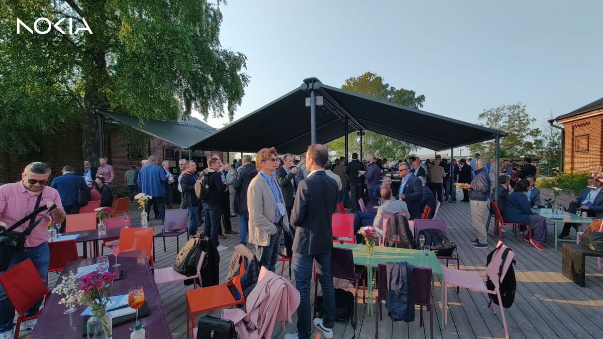 Post related media content