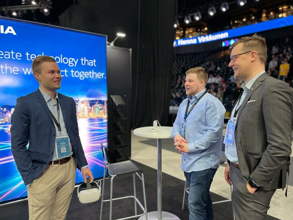 Post related media content